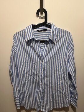 Zara Women’s Blue and White Striped Button-Down Shirt